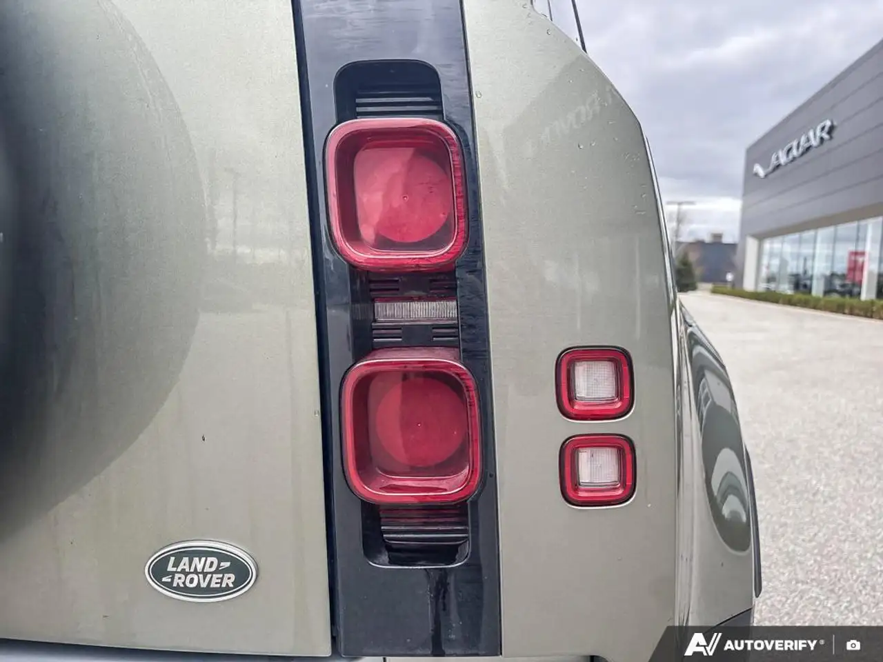 Land Rover Defender снимка Land Rover Defender