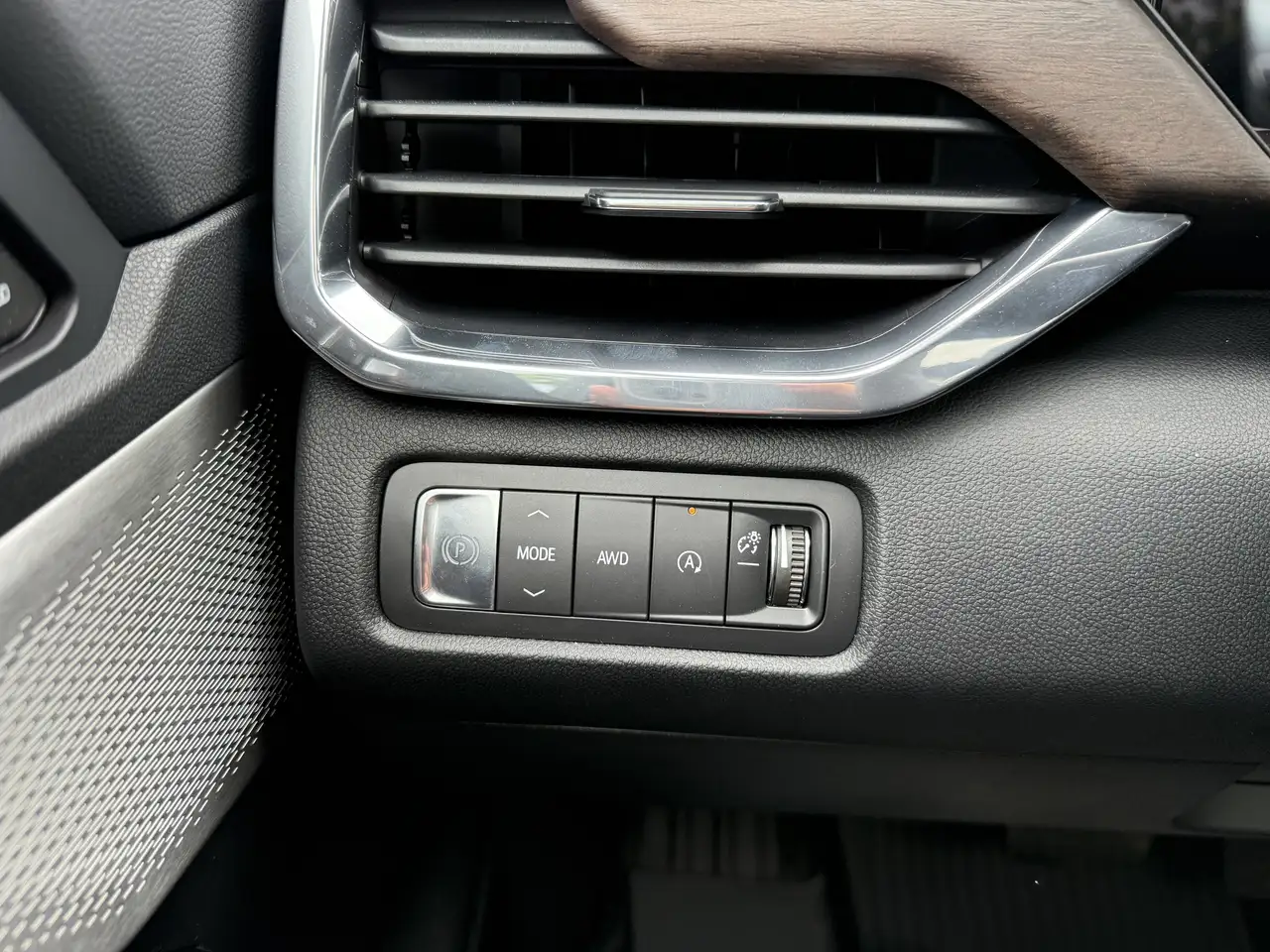 GMC Acadia снимка GMC Acadia