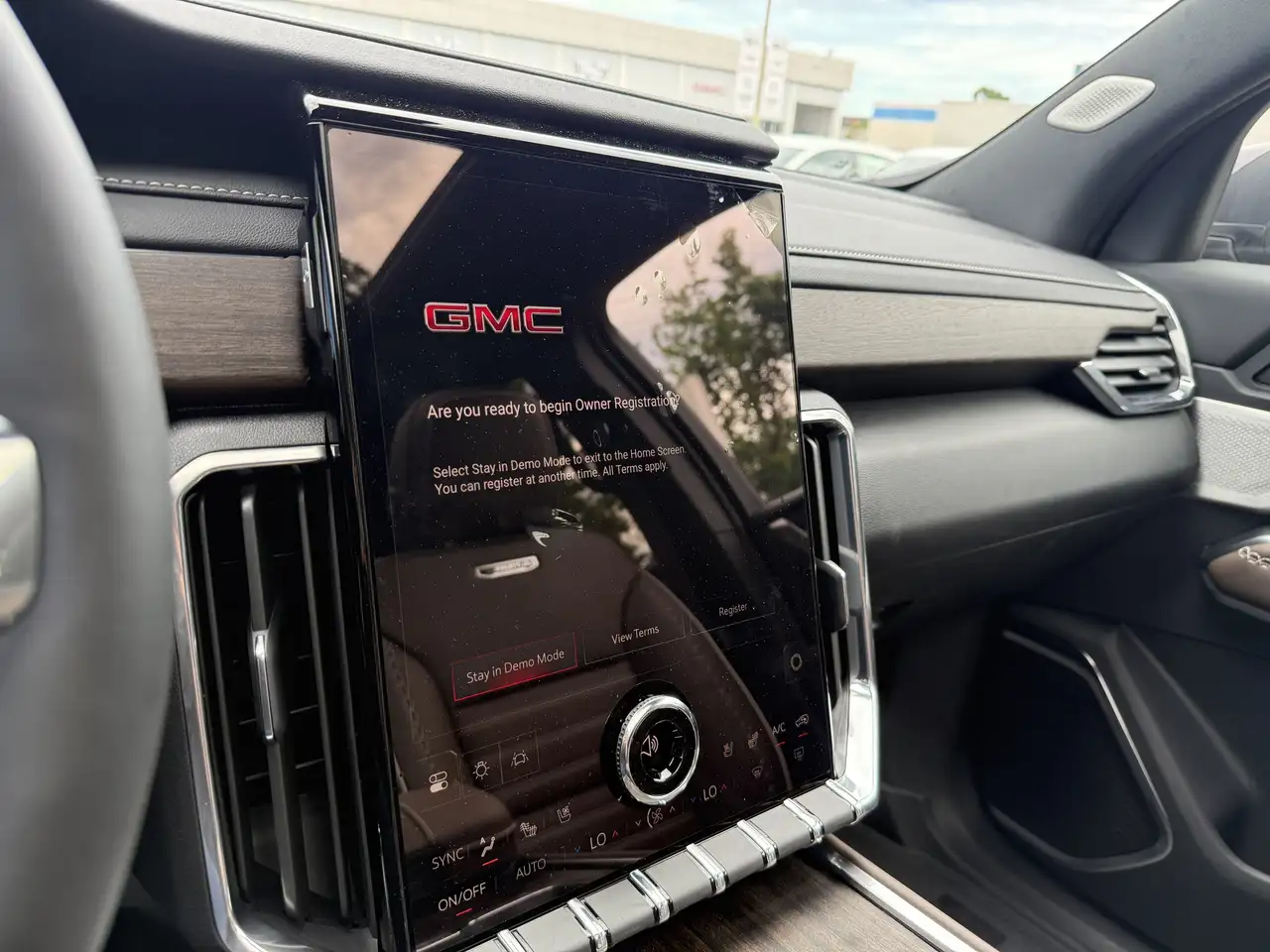 GMC Acadia снимка GMC Acadia