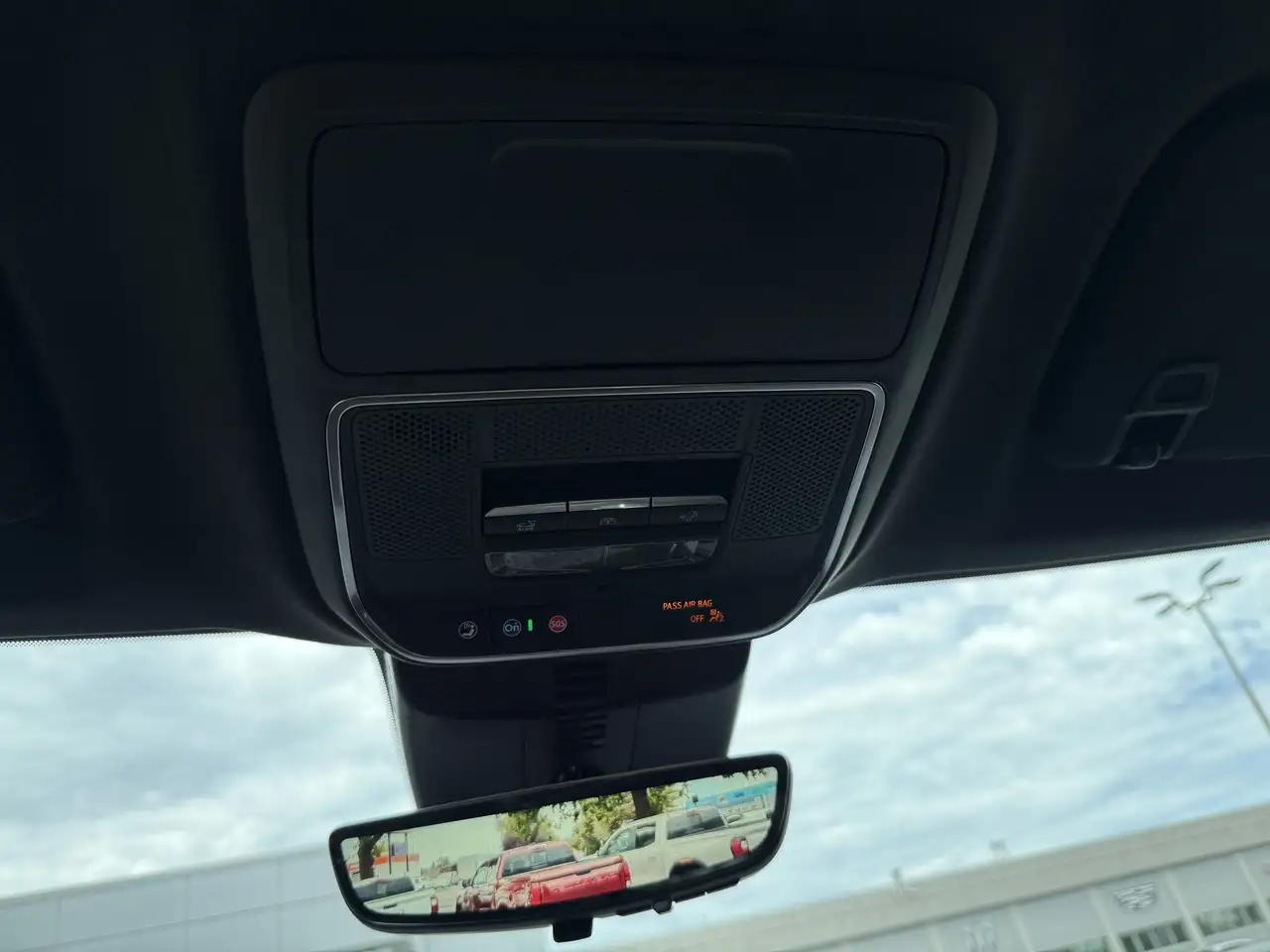 GMC Acadia снимка GMC Acadia