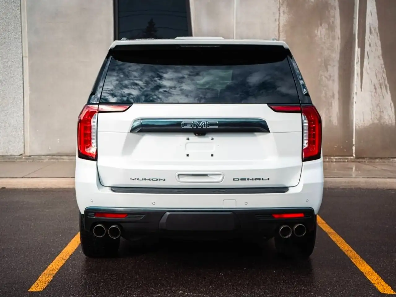 GMC Yukon снимка GMC Yukon