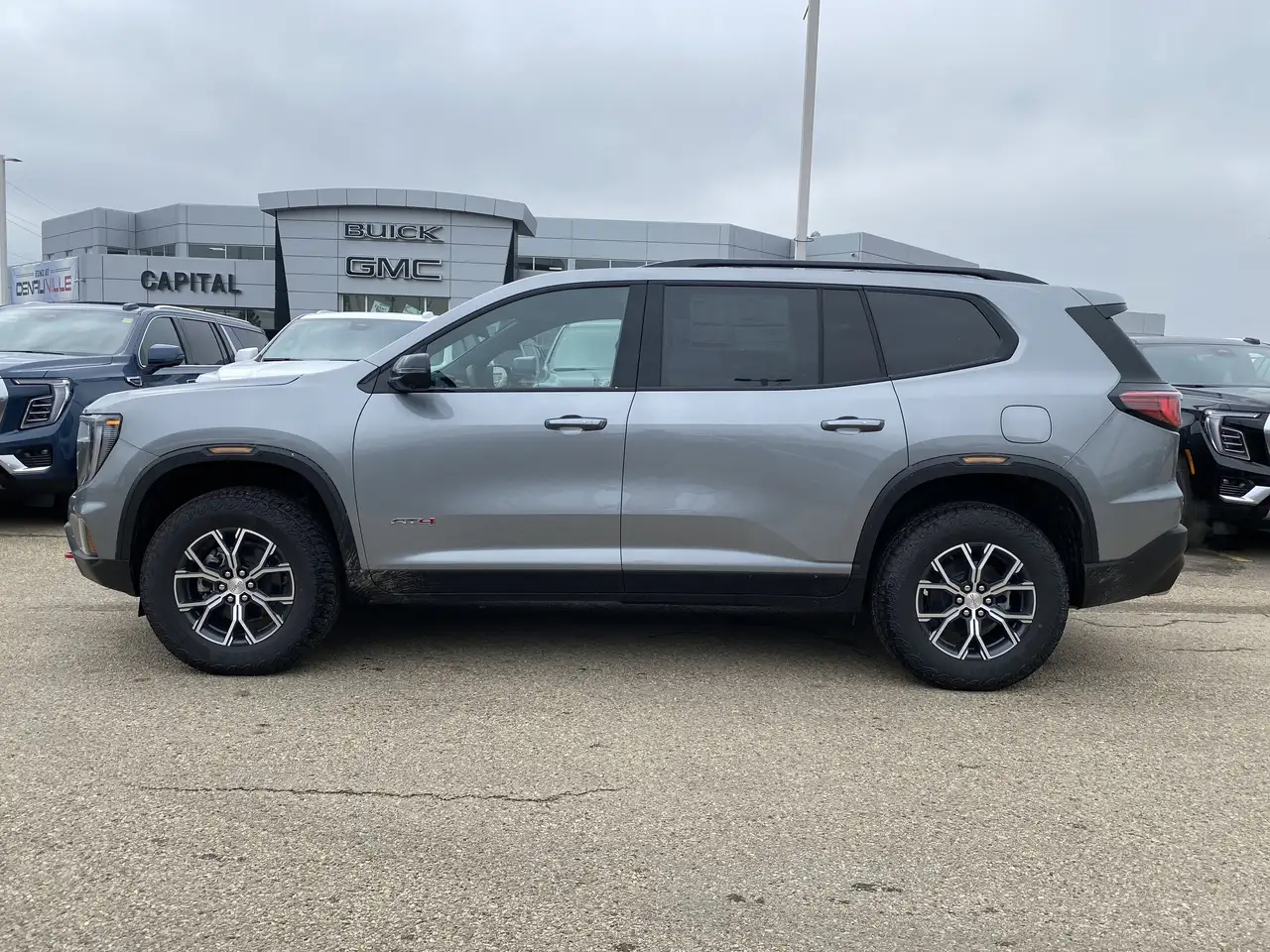 GMC Acadia снимка GMC Acadia
