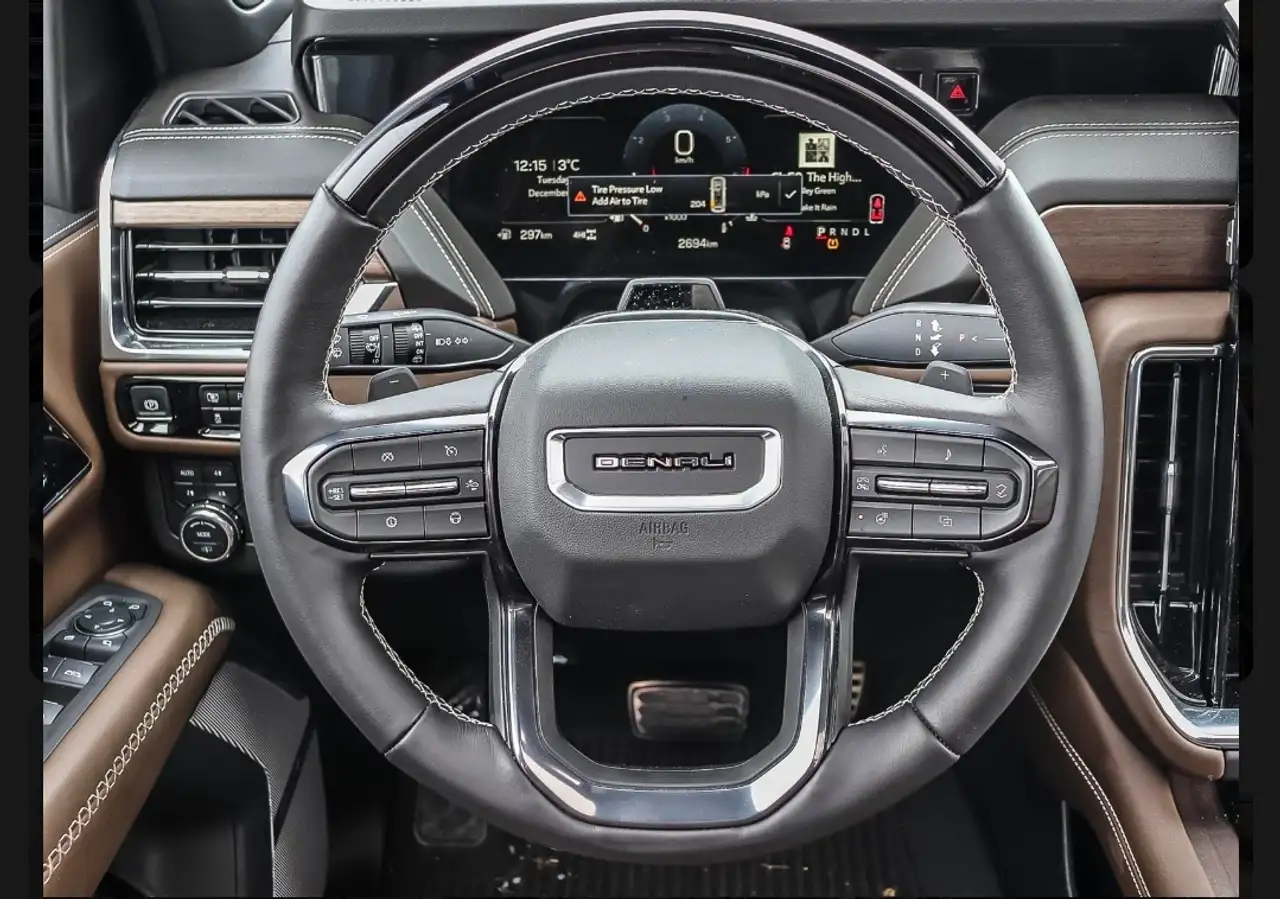 GMC Yukon снимка GMC Yukon
