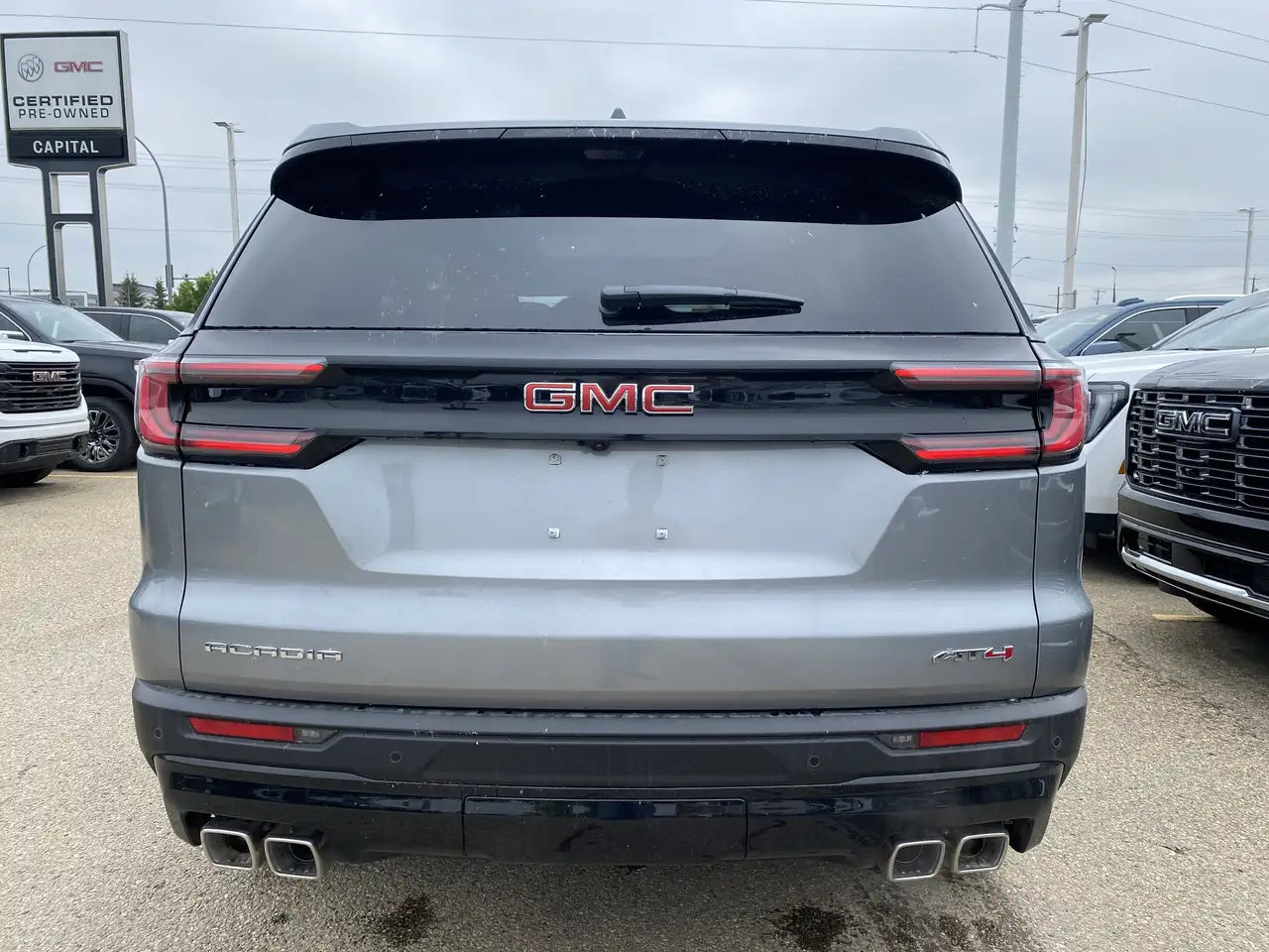 GMC Acadia снимка GMC Acadia