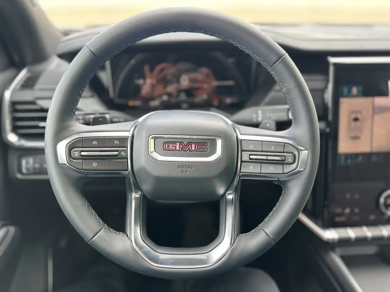 GMC Acadia снимка GMC Acadia