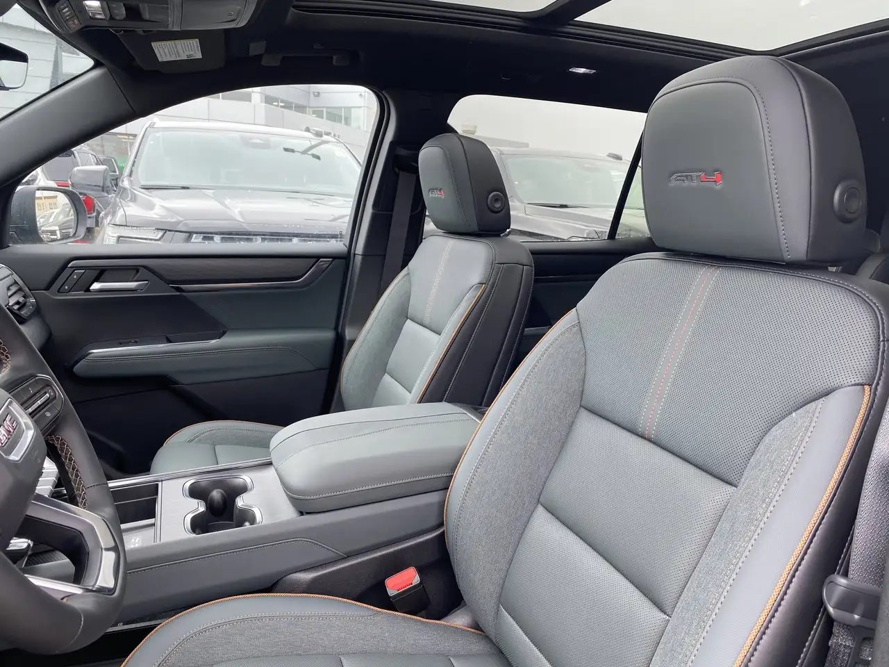 GMC Acadia снимка GMC Acadia