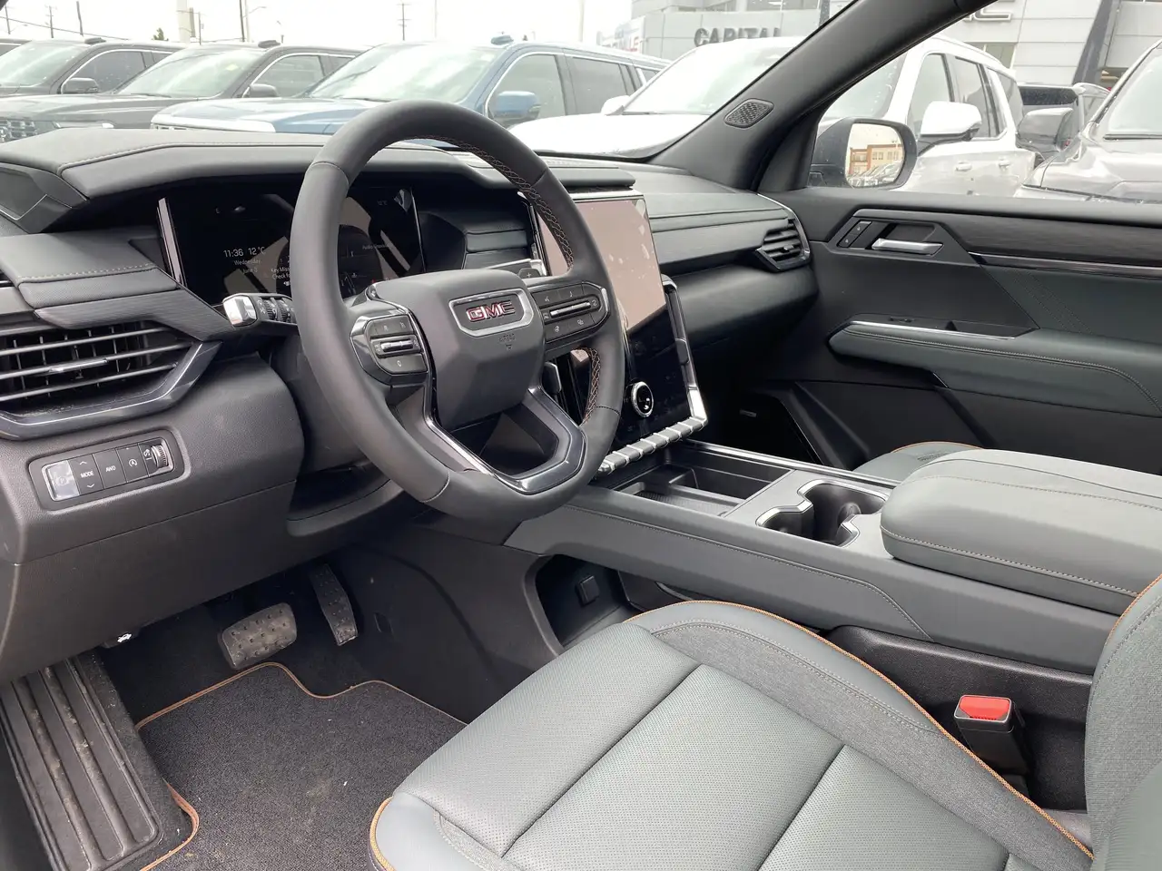 GMC Acadia снимка GMC Acadia