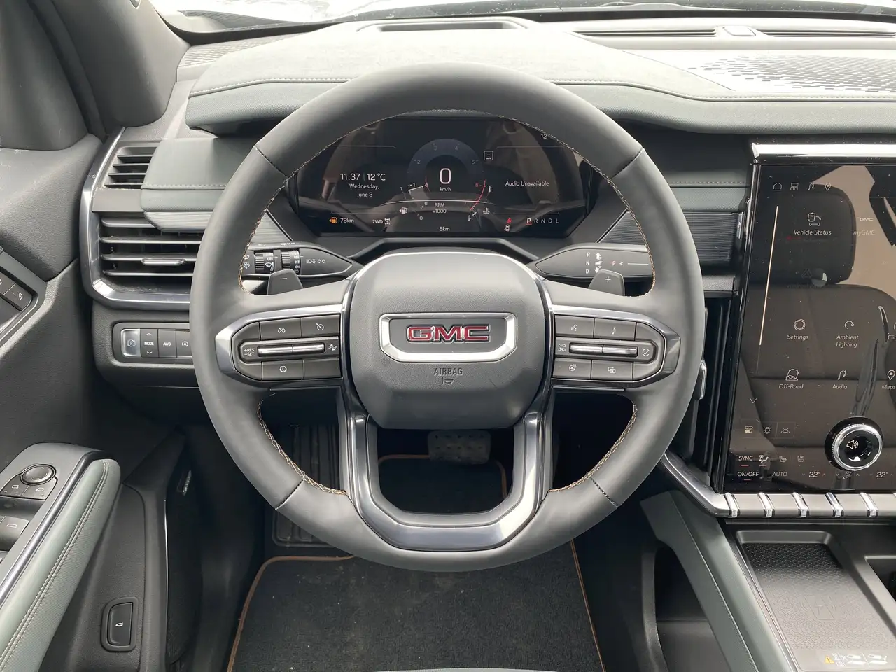 GMC Acadia снимка GMC Acadia