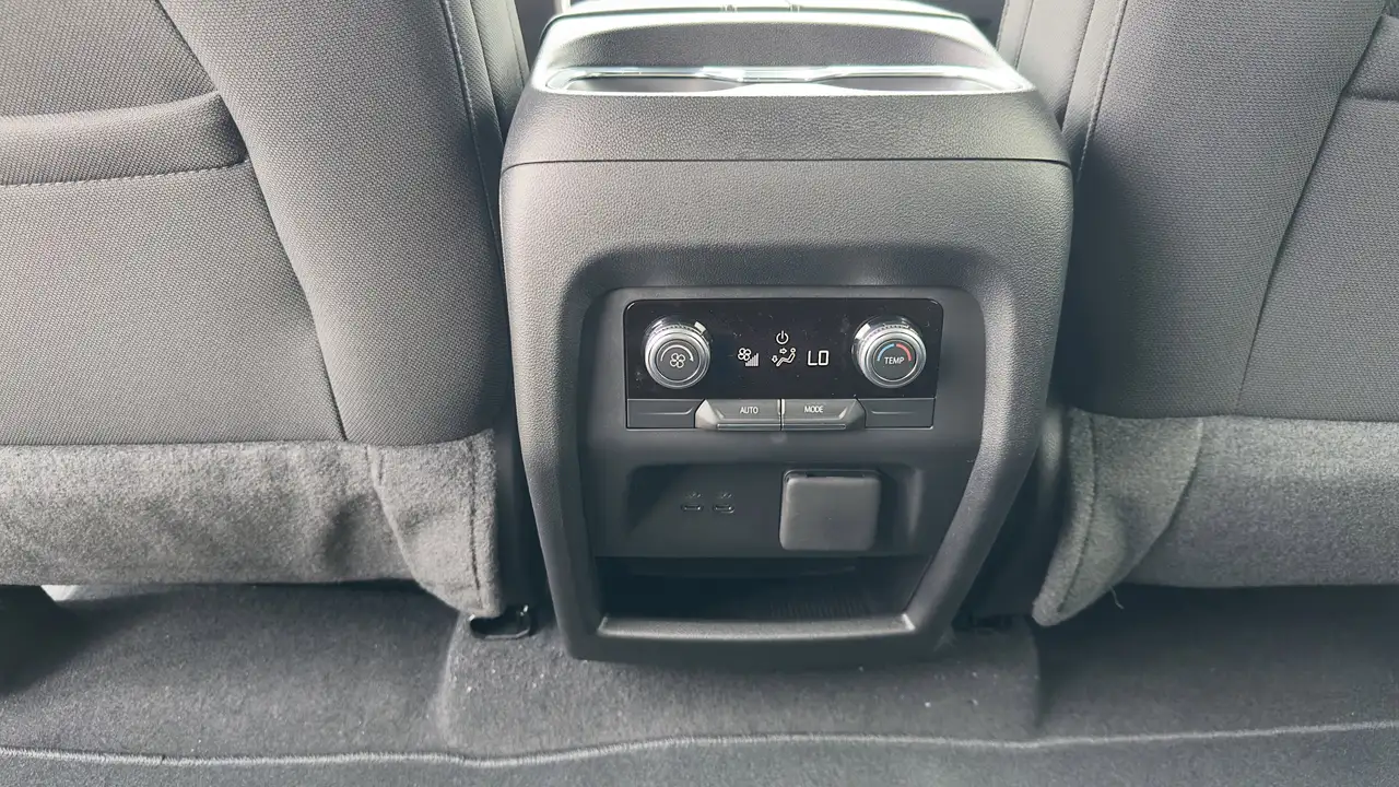 GMC Acadia снимка GMC Acadia