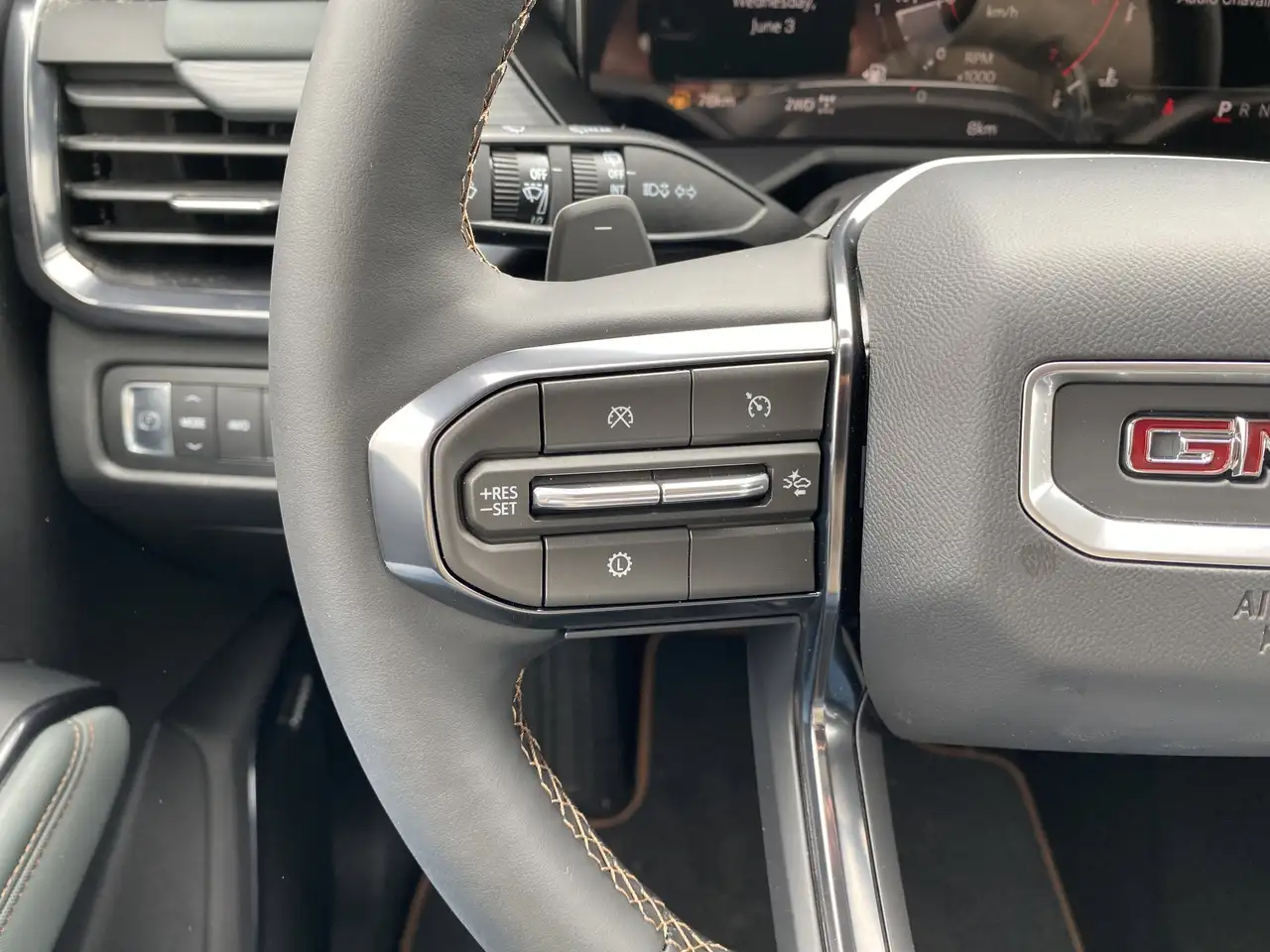 GMC Acadia снимка GMC Acadia