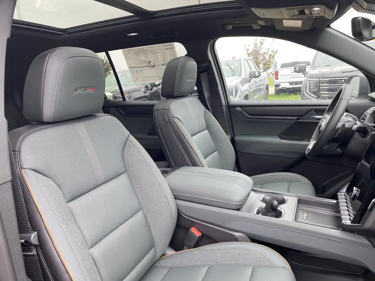 GMC Acadia снимка GMC Acadia