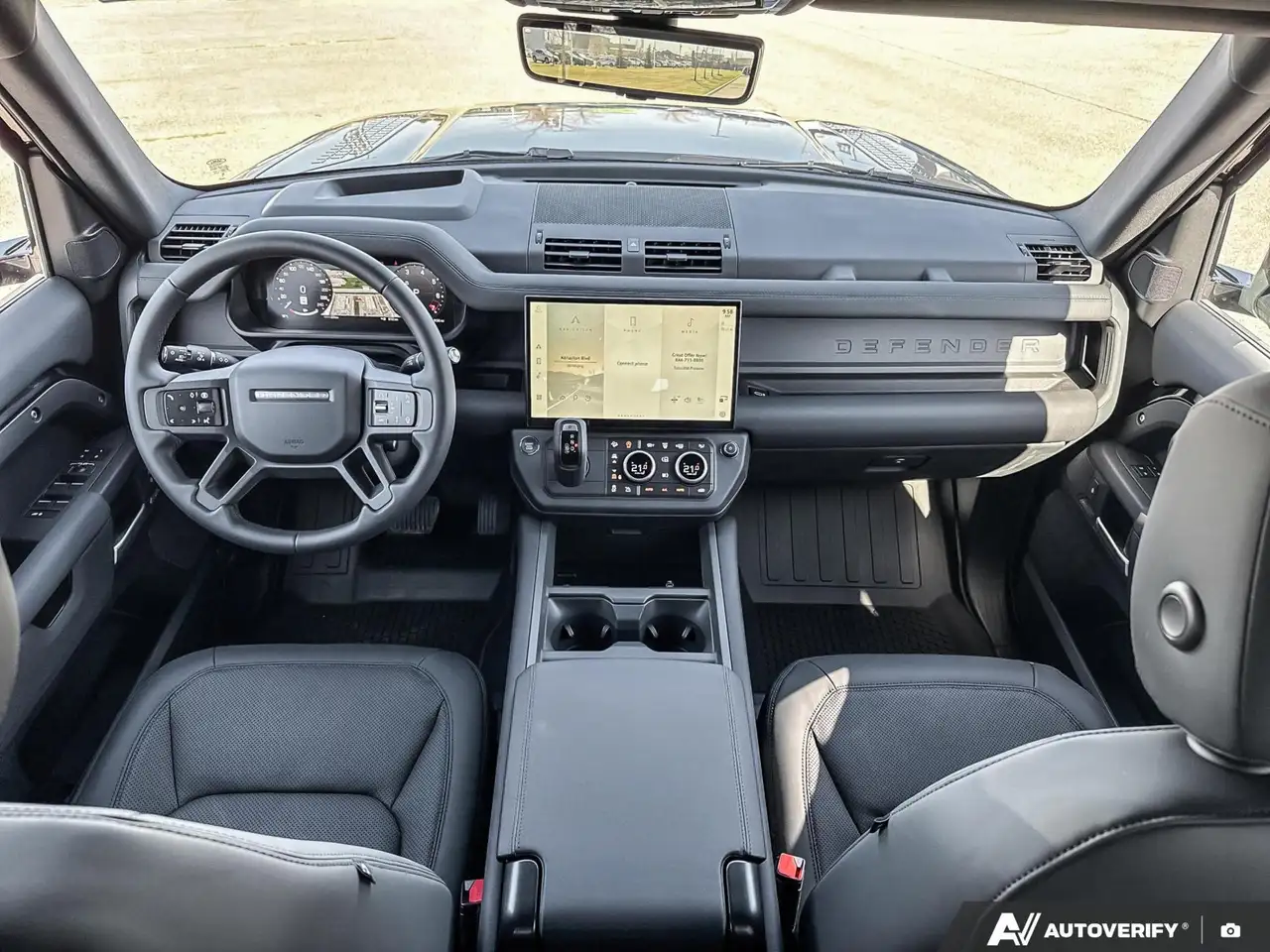 Land Rover Defender снимка Land Rover Defender