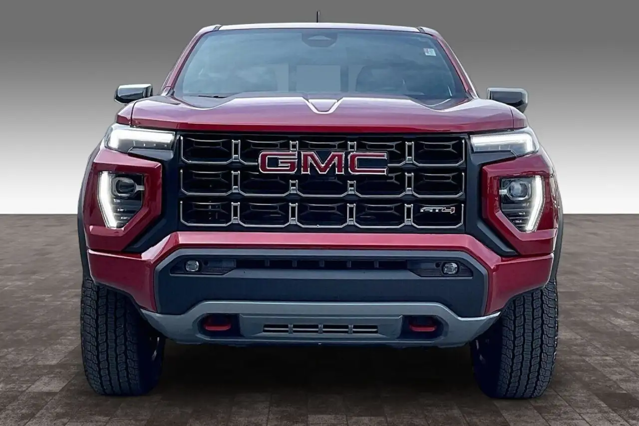 GMC Canyon photo GMC Canyon