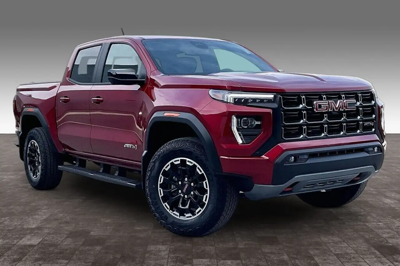 GMC Canyon photo GMC Canyon
