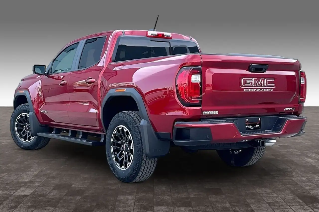 GMC Canyon photo GMC Canyon