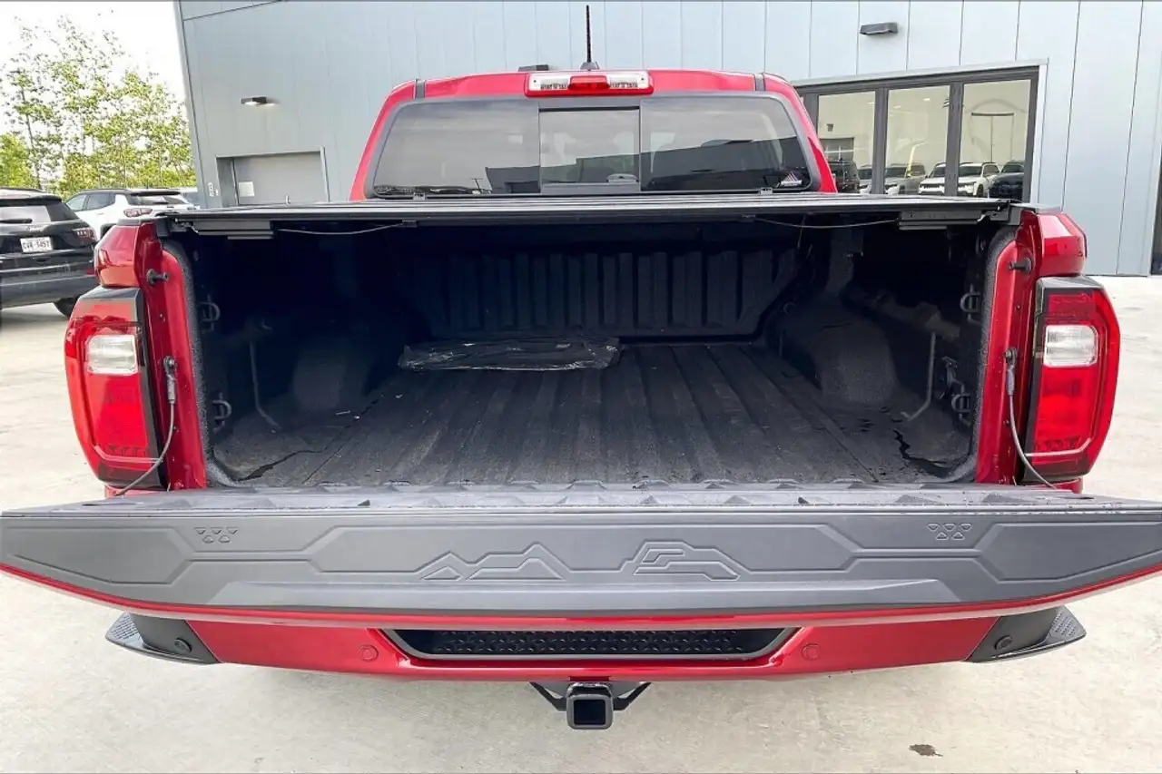 GMC Canyon photo GMC Canyon
