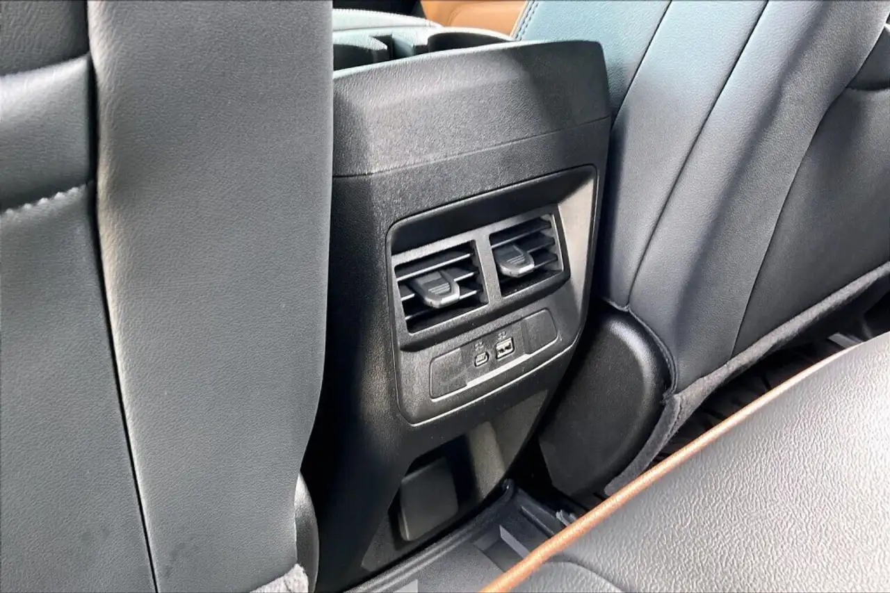 GMC Canyon photo GMC Canyon