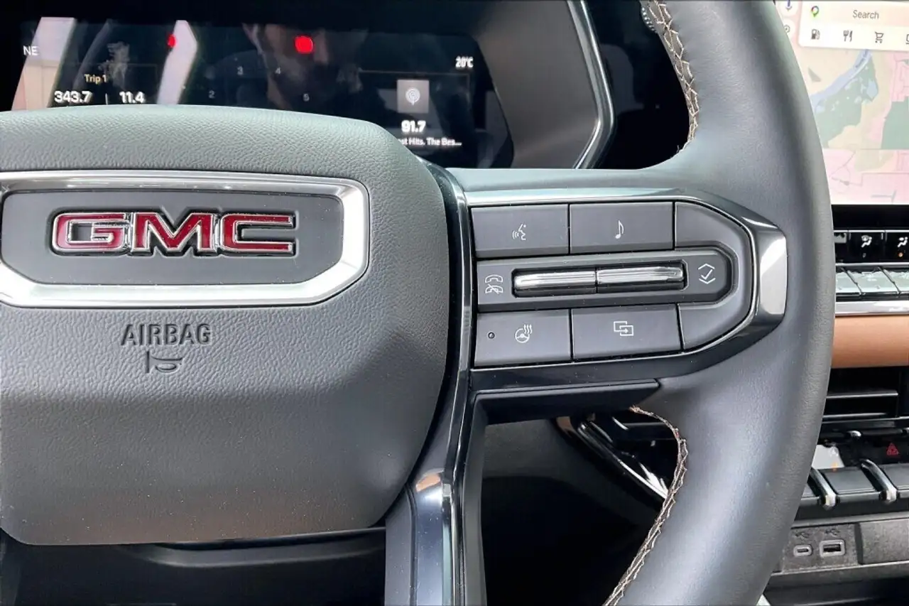 GMC Canyon photo GMC Canyon