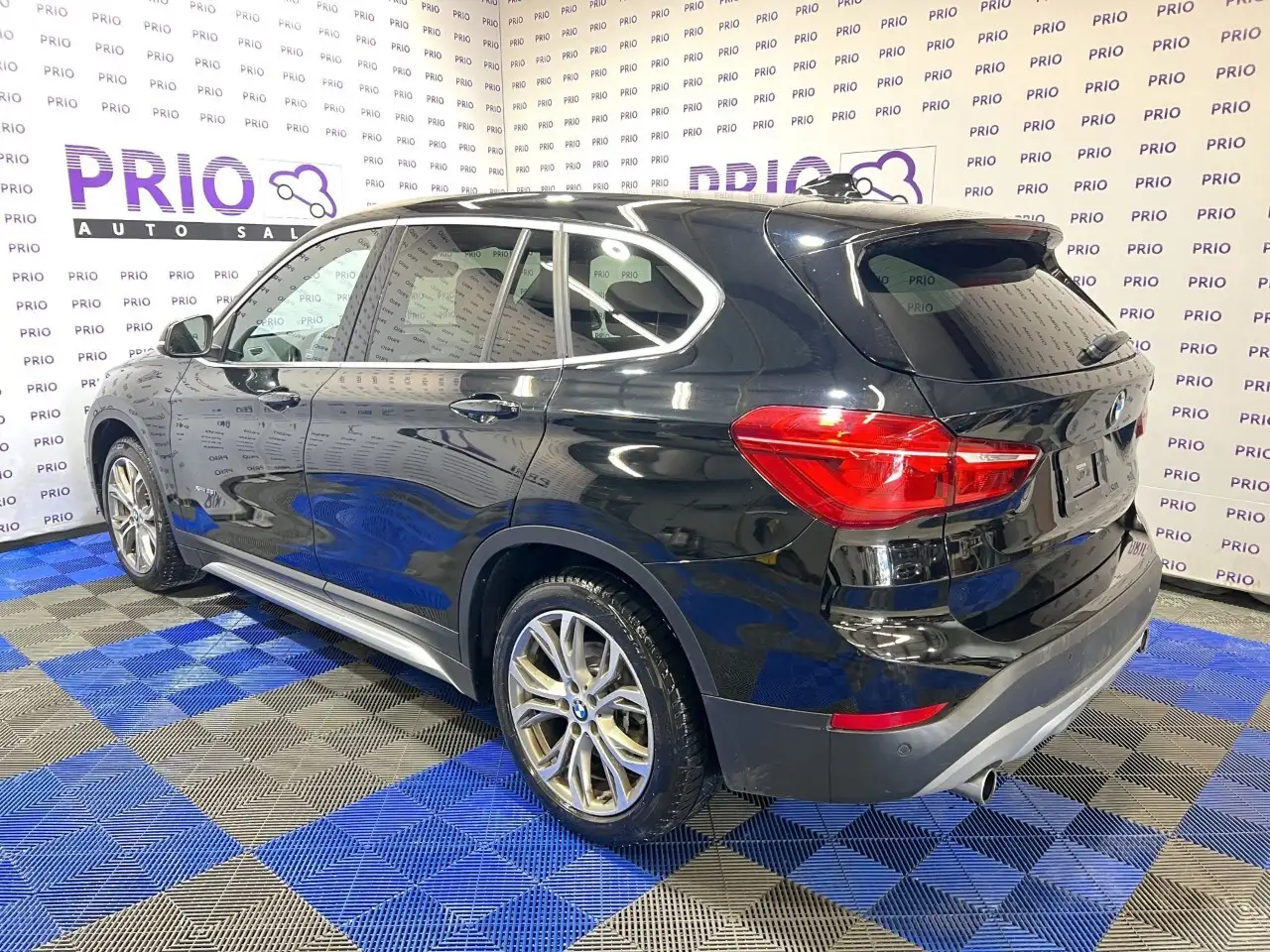 BMW X1 photo BMW X1