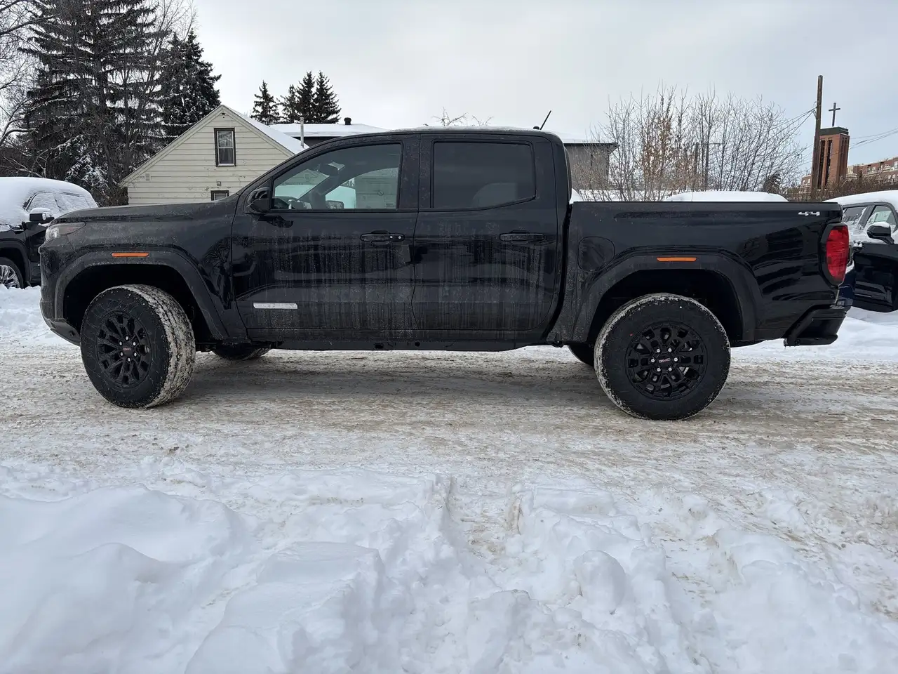 GMC Canyon photo GMC Canyon