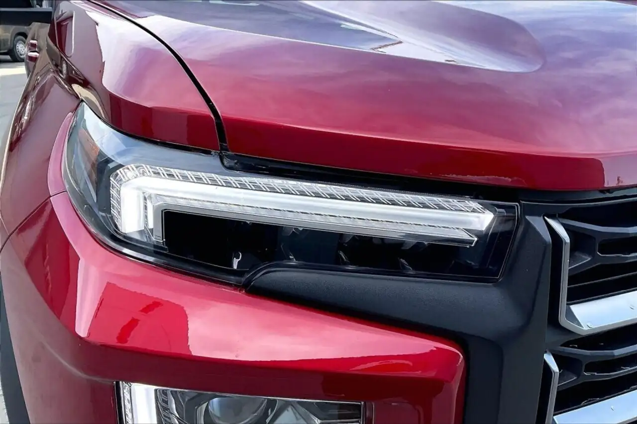 GMC Canyon photo GMC Canyon