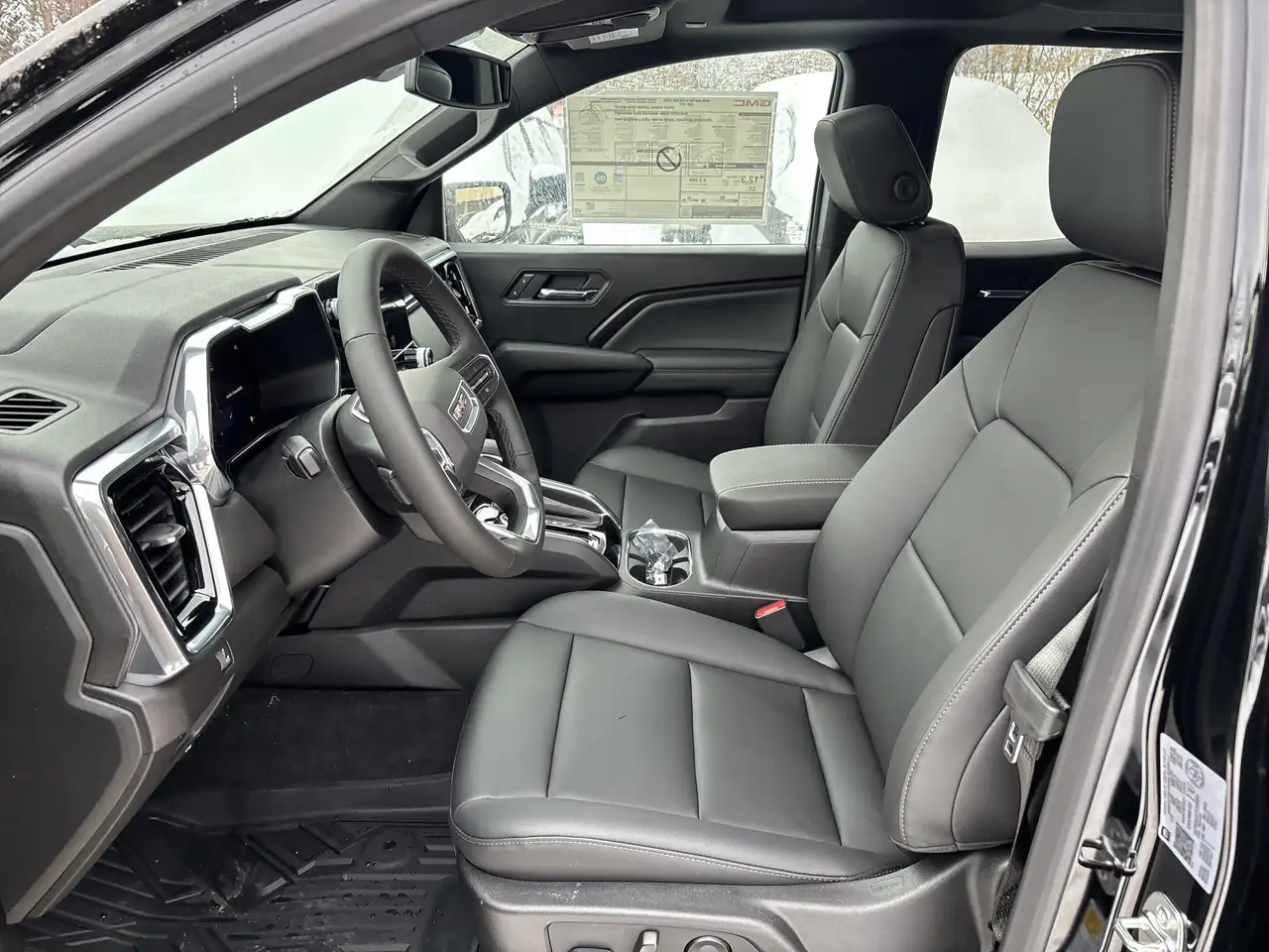 GMC Canyon photo GMC Canyon