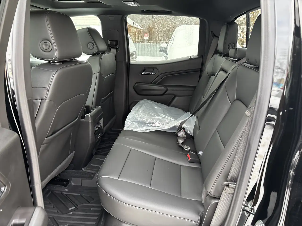 GMC Canyon photo GMC Canyon
