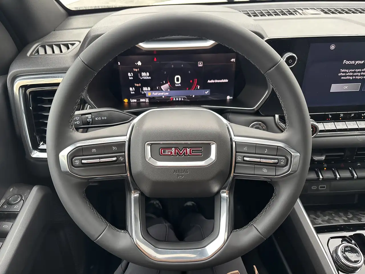 GMC Canyon photo GMC Canyon