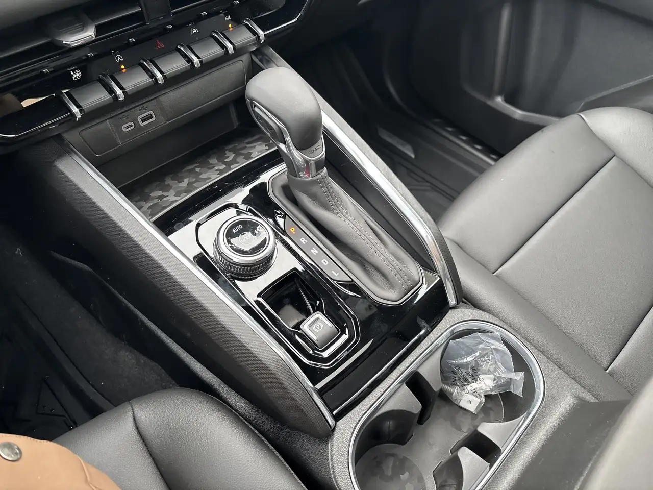 GMC Canyon photo GMC Canyon