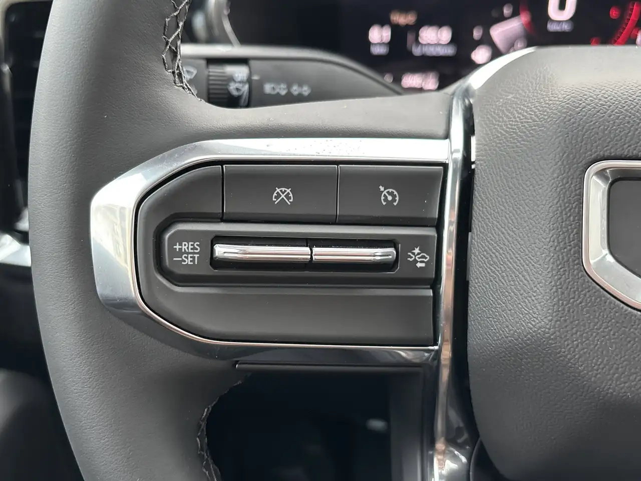 GMC Canyon photo GMC Canyon