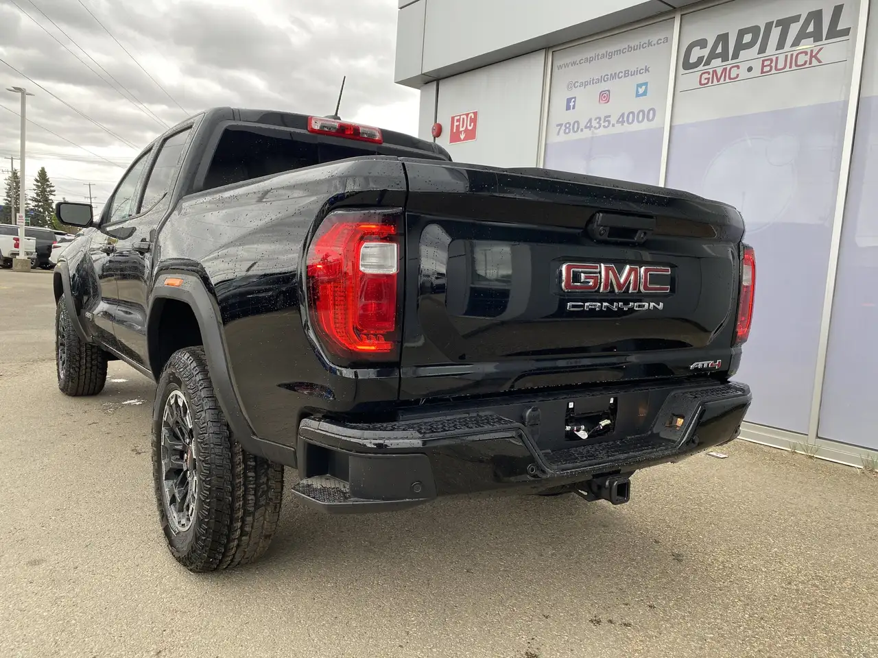 GMC Canyon photo GMC Canyon