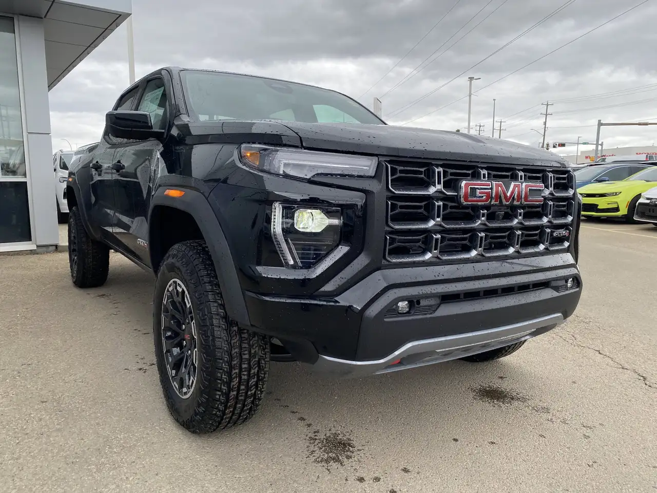 GMC Canyon photo GMC Canyon