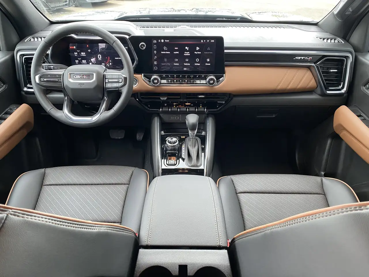 GMC Canyon photo GMC Canyon