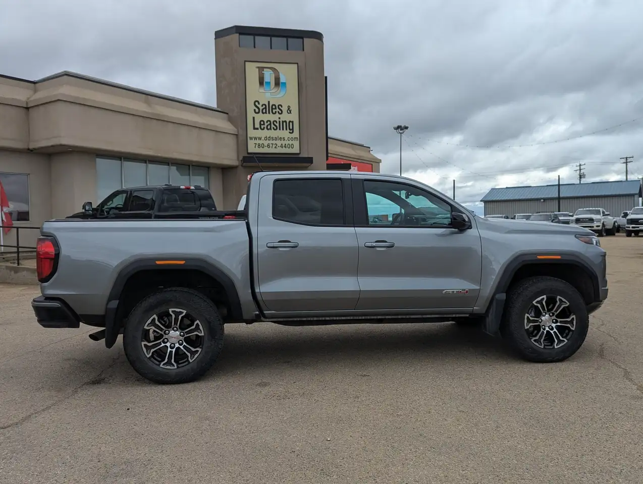 GMC Canyon photo GMC Canyon