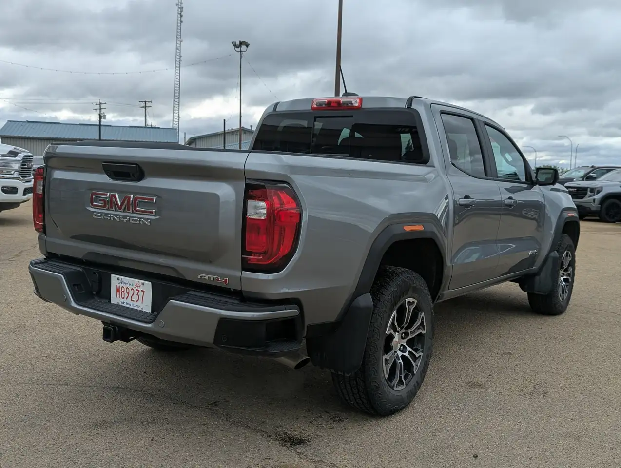 GMC Canyon photo GMC Canyon