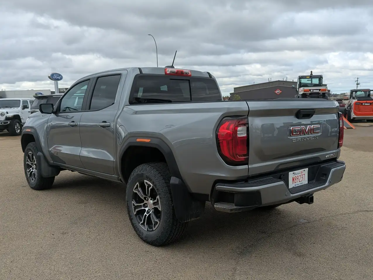 GMC Canyon photo GMC Canyon
