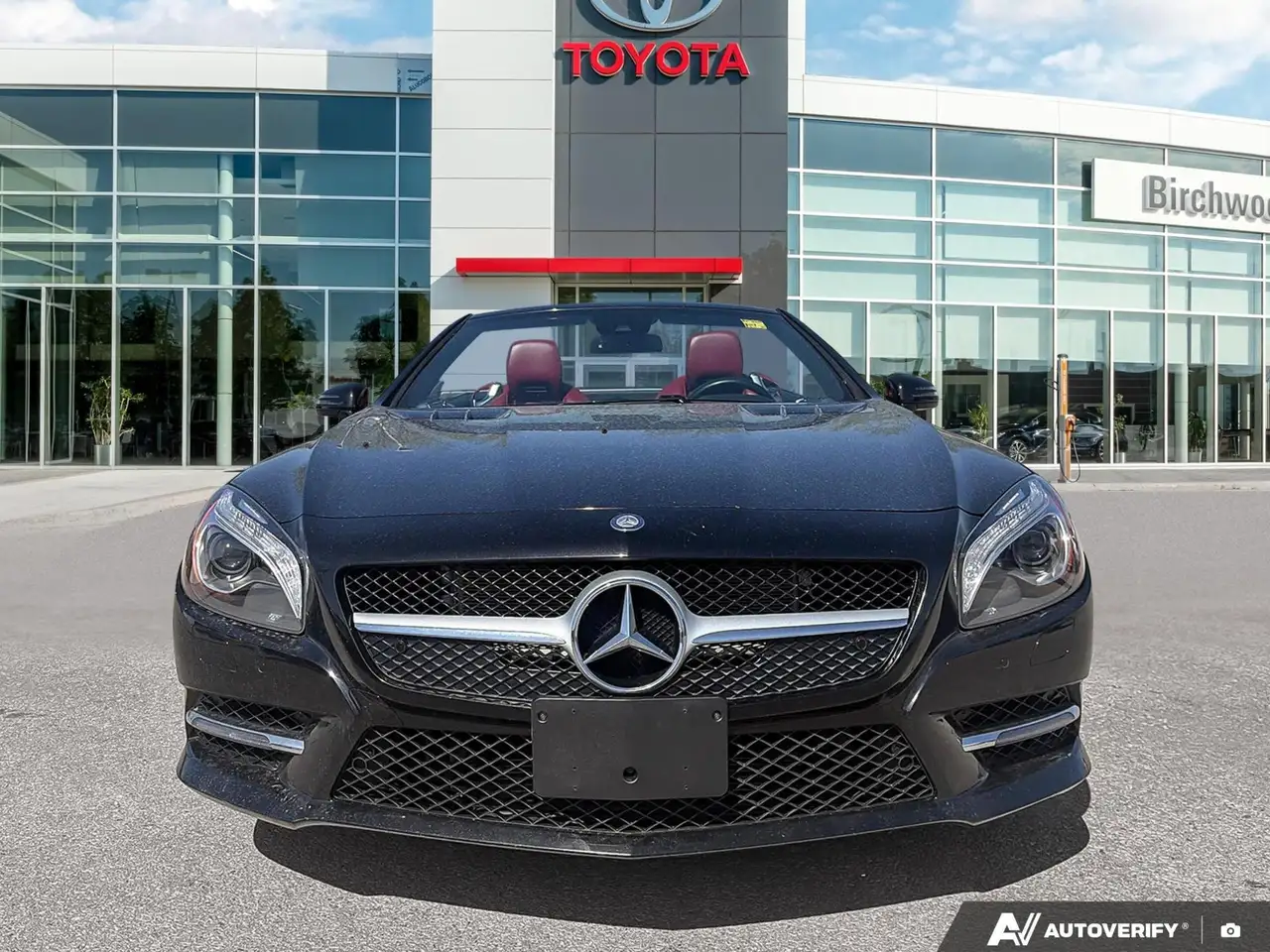 Mercedes-Benz SL снимка Mercedes-Benz SL