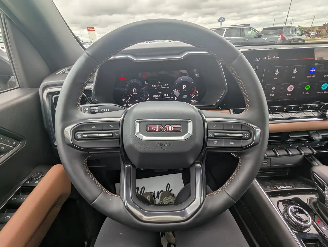 GMC Canyon photo GMC Canyon