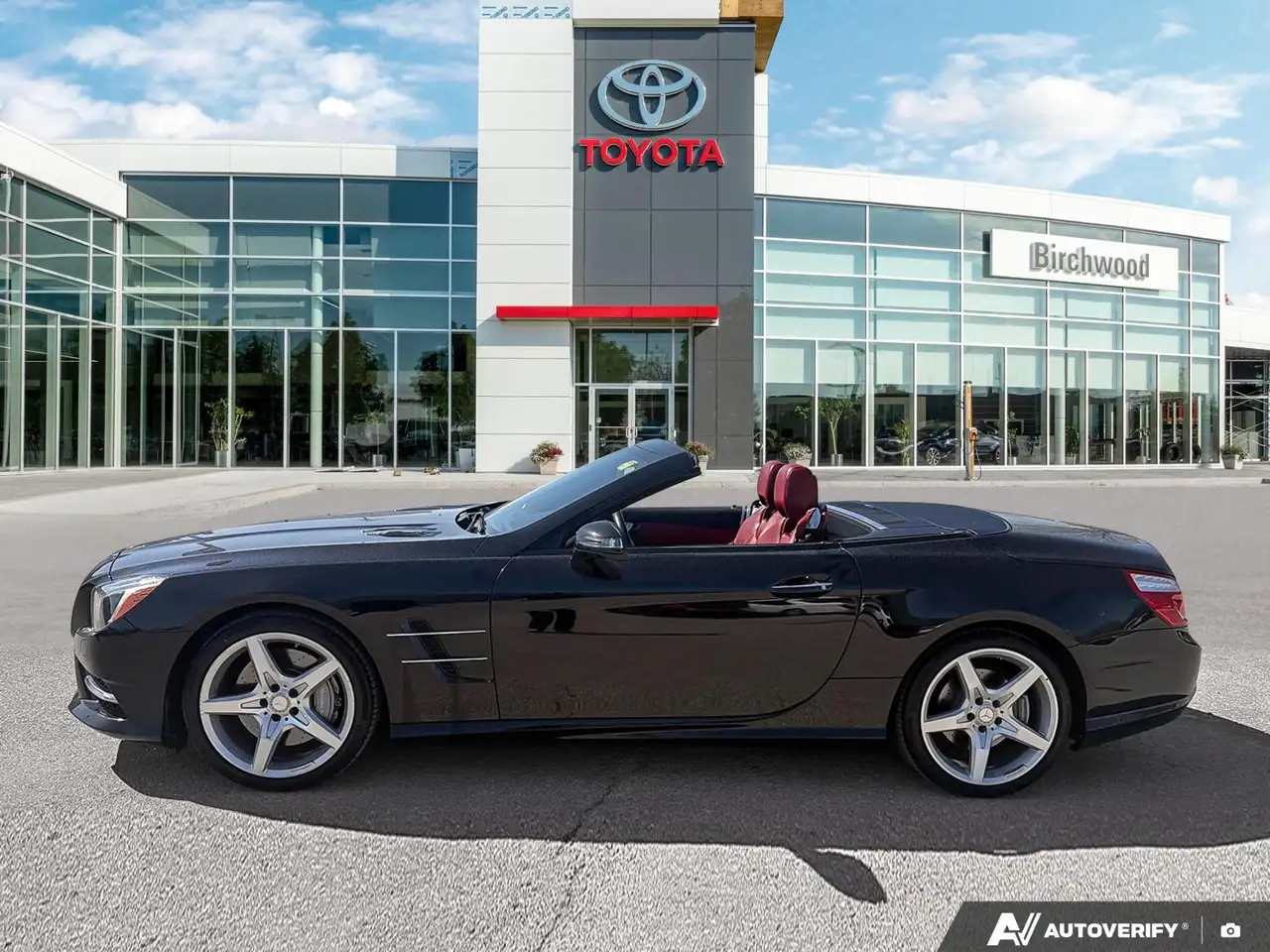 Mercedes-Benz SL снимка Mercedes-Benz SL