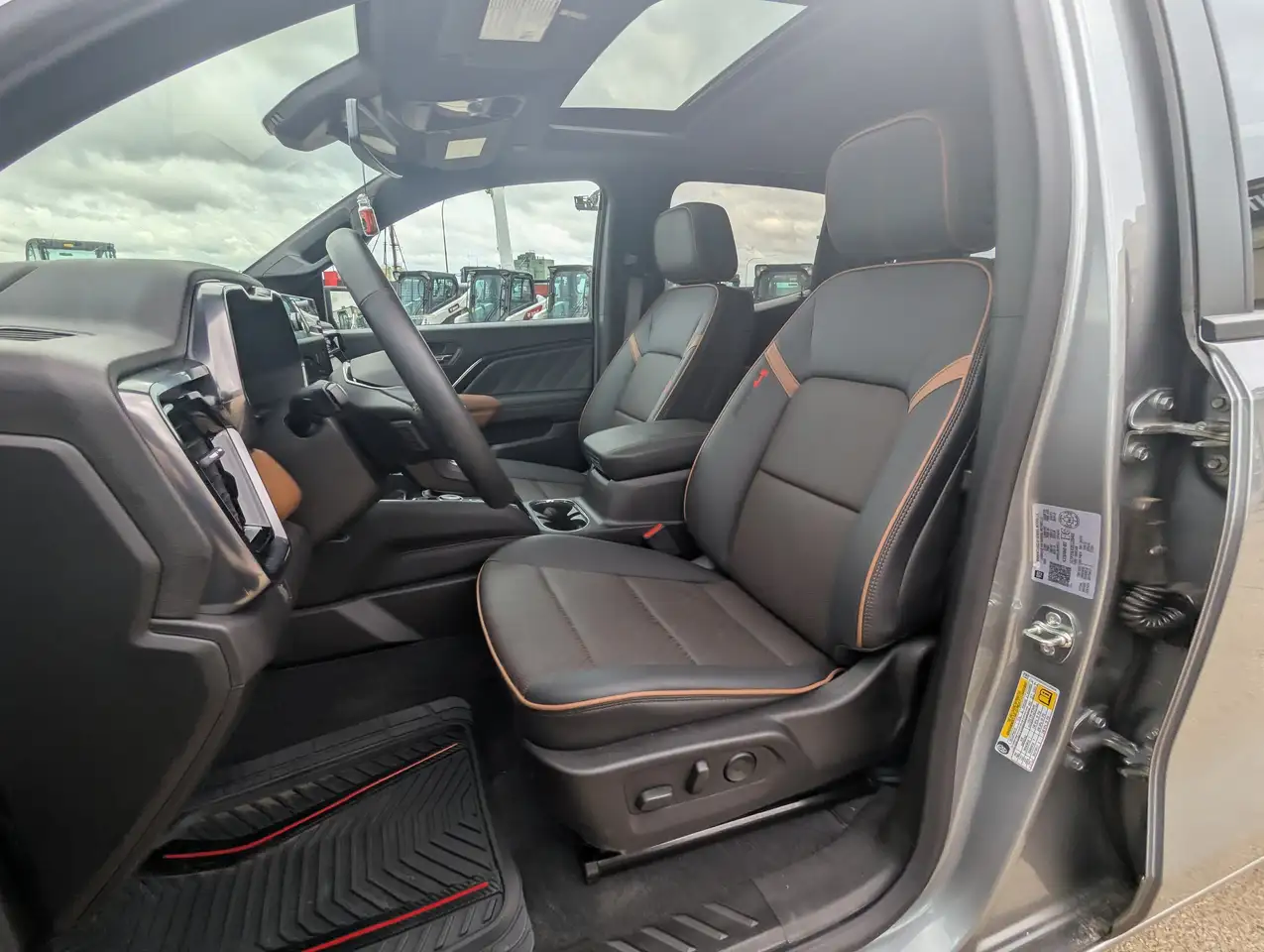 GMC Canyon photo GMC Canyon