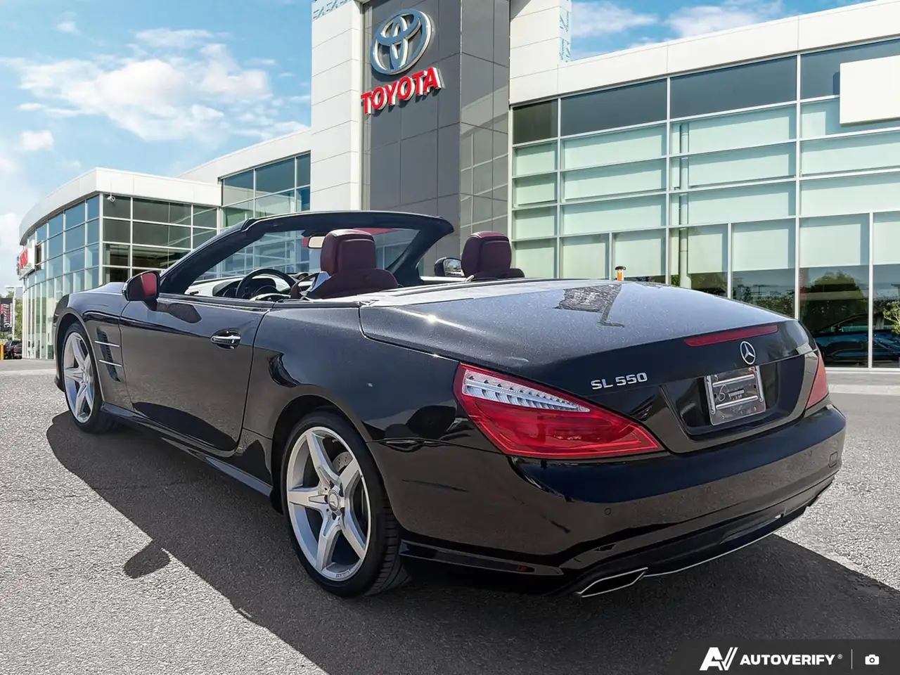 Mercedes-Benz SL снимка Mercedes-Benz SL