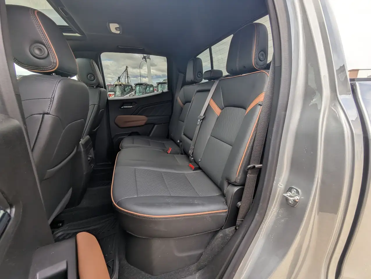 GMC Canyon photo GMC Canyon