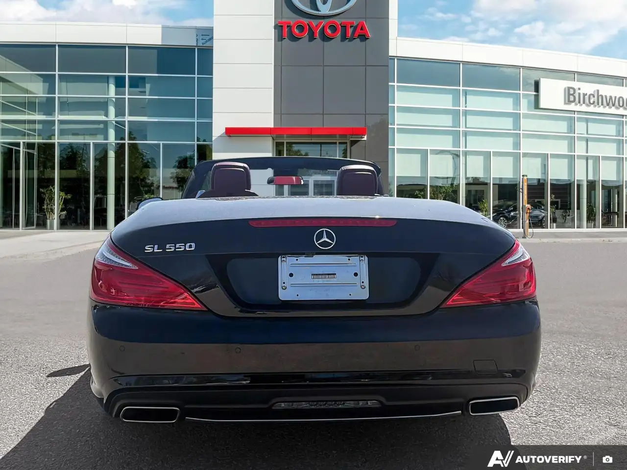 Mercedes-Benz SL снимка Mercedes-Benz SL
