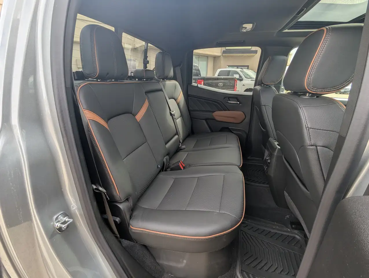 GMC Canyon photo GMC Canyon