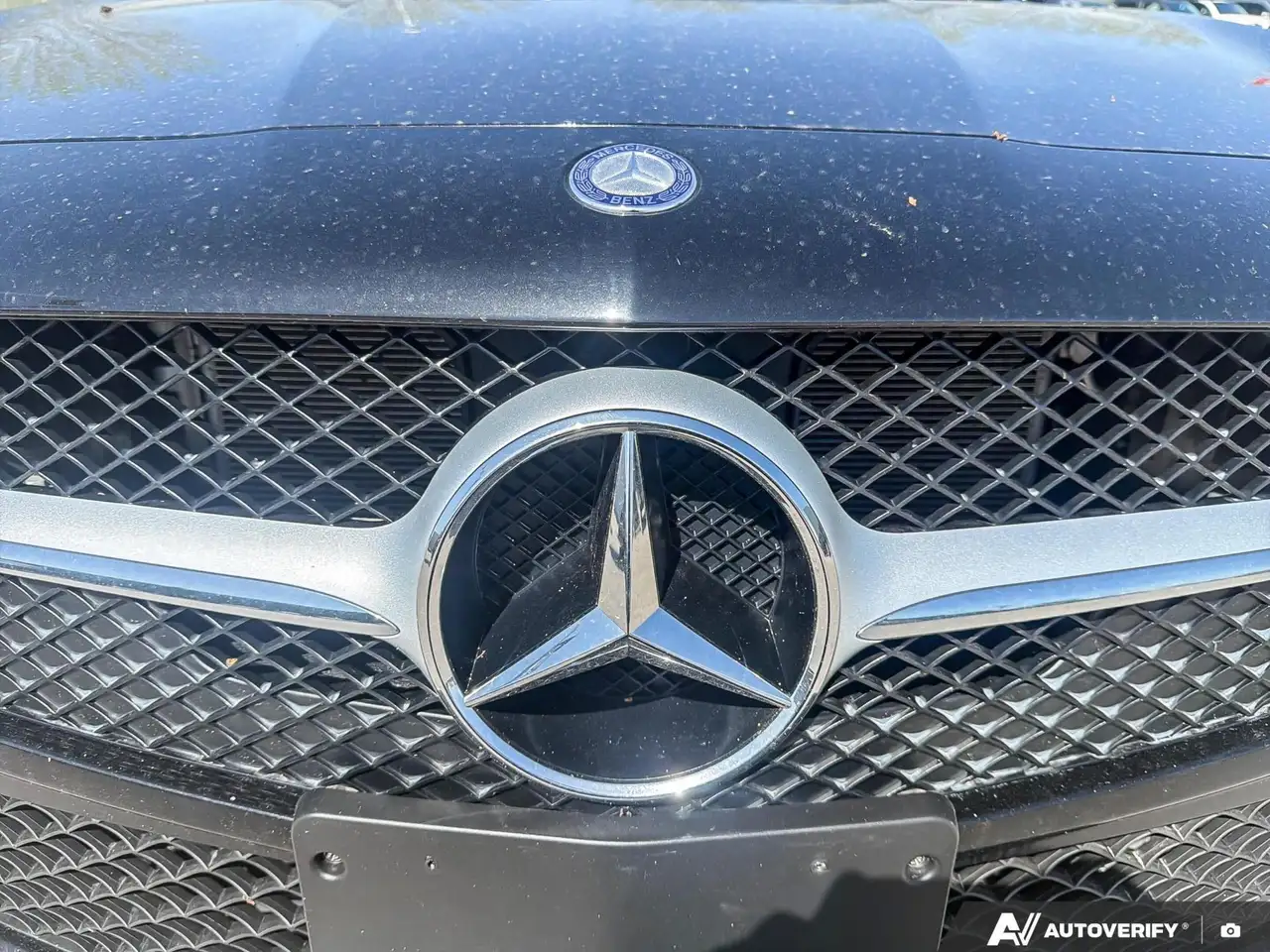 Mercedes-Benz SL снимка Mercedes-Benz SL