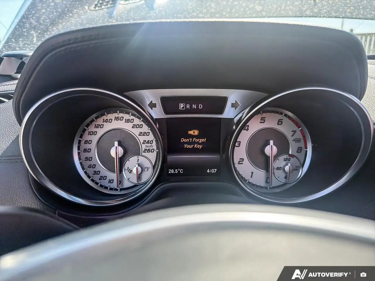 Mercedes-Benz SL снимка Mercedes-Benz SL