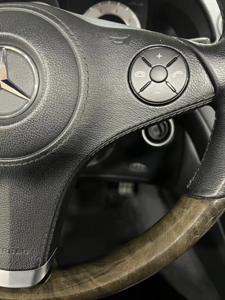 Mercedes-Benz SL снимка Mercedes-Benz SL