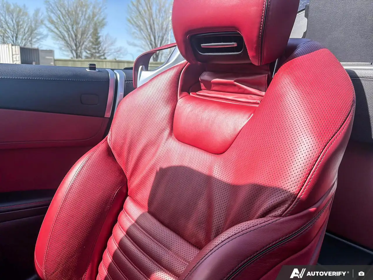 Mercedes-Benz SL снимка Mercedes-Benz SL