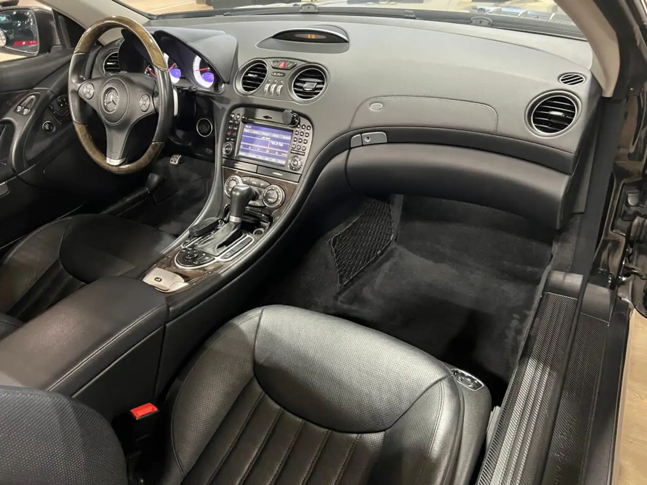 Mercedes-Benz SL снимка Mercedes-Benz SL