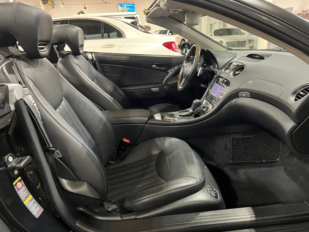Mercedes-Benz SL снимка Mercedes-Benz SL